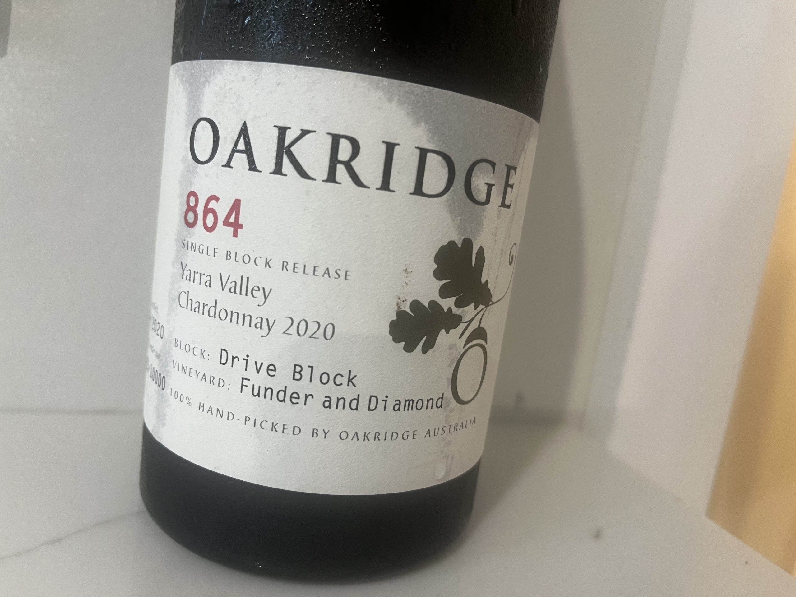 The instant class of the Oakridge 864 Funder & Diamond Chardonnay 2020