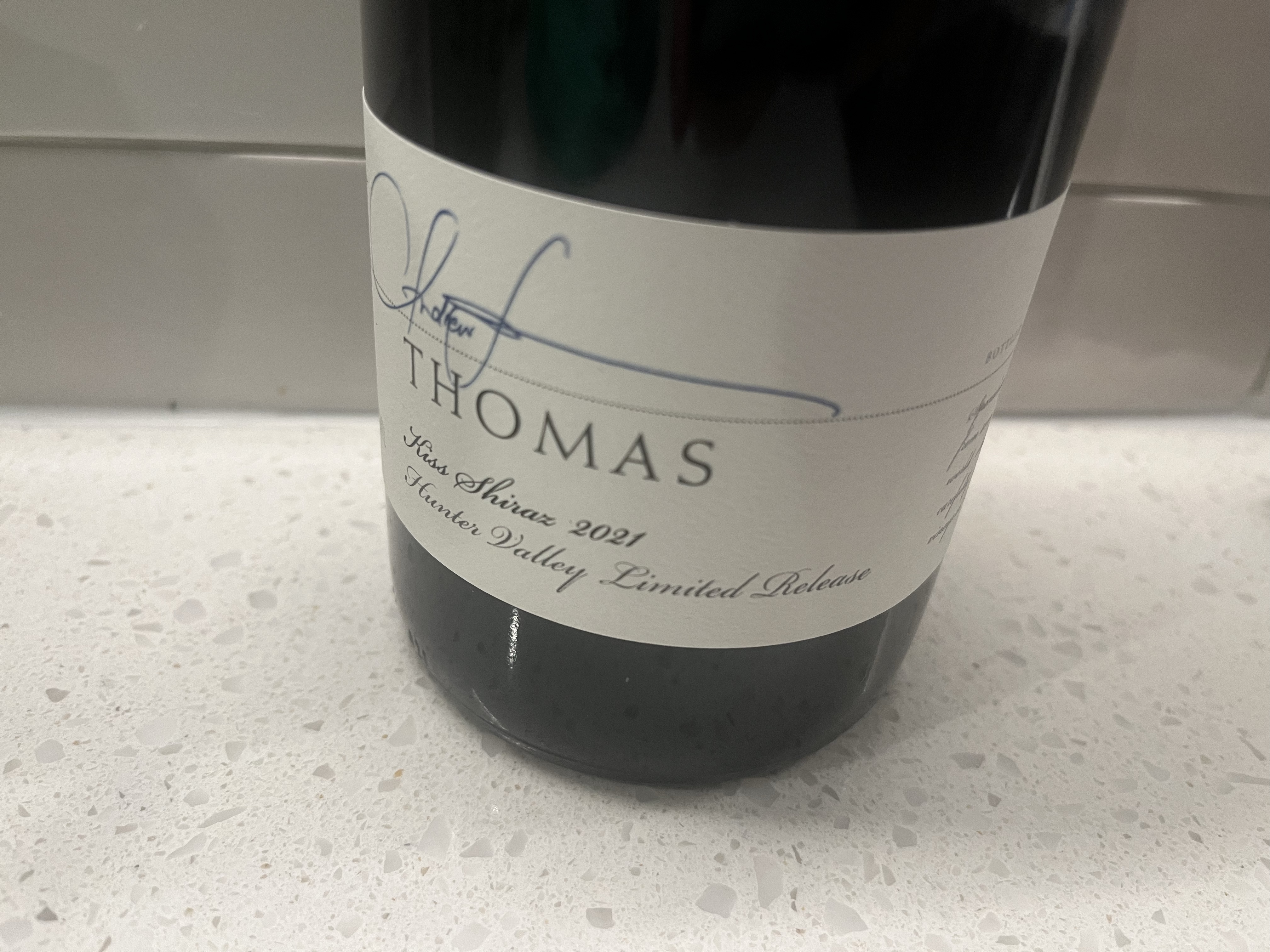 Review: Thomas Wines Kiss Shiraz 2021 - Australian Wine and Drinks